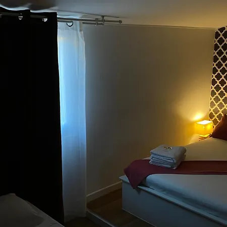 Brandao House Hostel Caparica